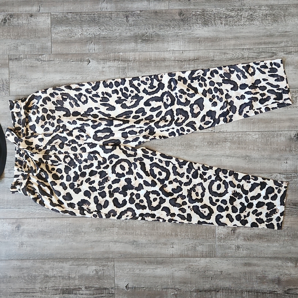 Leopard pants, sz M